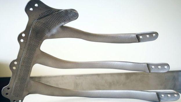 Индивидуальный титановый имплантат напечатали на 3D-принтере